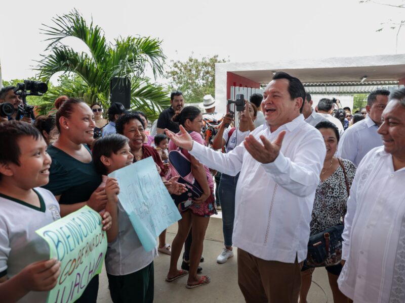 ESTUDIANTES DE KANASÍN ESTRENAN ESCUELA
