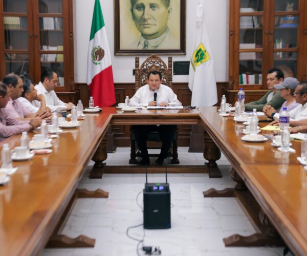 HUACHO APUESTA AL DÍALOGO CON LOS MAESTROS