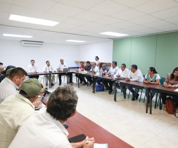 CELEBRAN ACUERDO CON MAESTROS