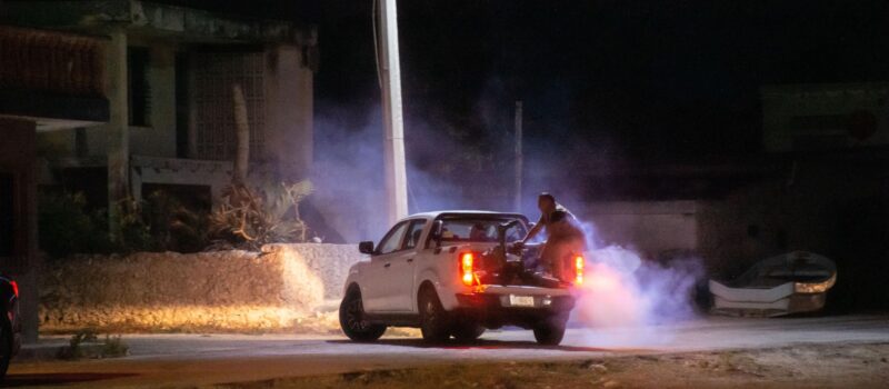 INTENSO OPERATIVO DE FUMIGACIÓN EN MÉRIDA