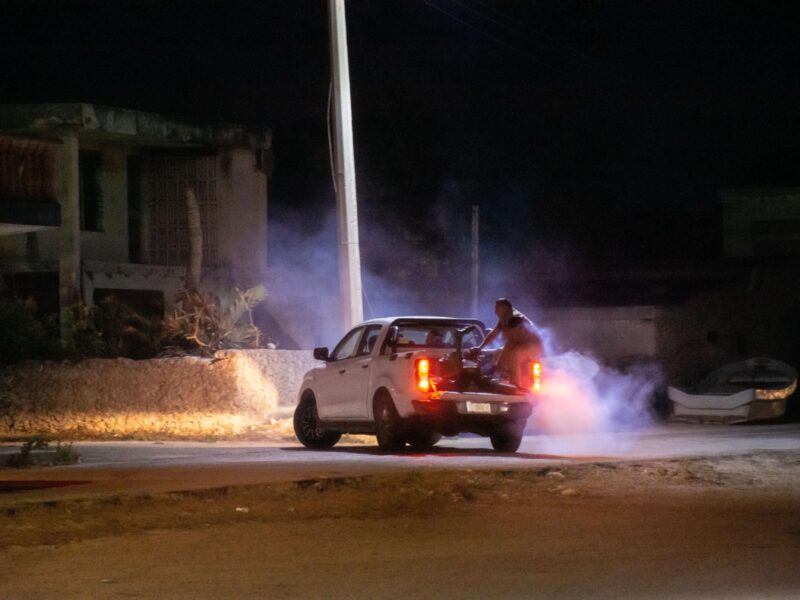 INTENSO OPERATIVO DE FUMIGACIÓN EN MÉRIDA
