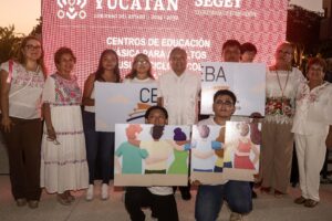 RECIBEN CERTIFICADO TRAS CONCLUIR SUS ESTUDIOS EN LOS CEBA