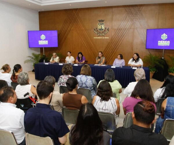 CECI PATRÓN PRESENTA EL DIPLOMADO “RAQUEL DZIB CICERO”