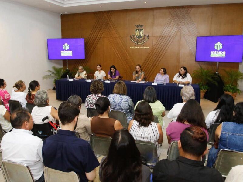 CECI PATRÓN PRESENTA EL DIPLOMADO “RAQUEL DZIB CICERO”