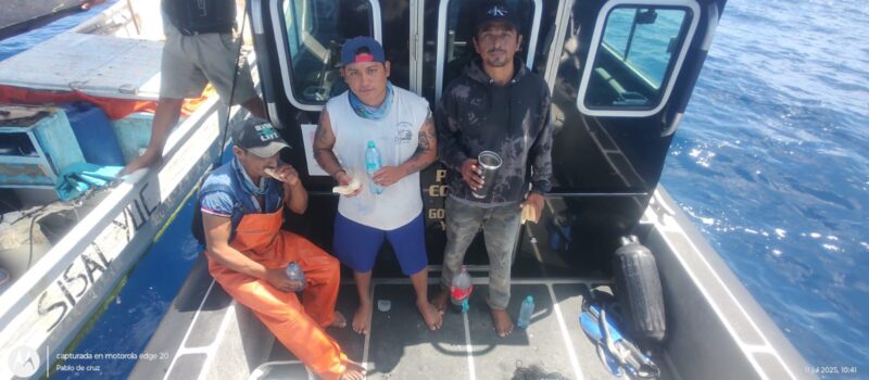 PESCADORES RESCATADOS SANOS Y SALVOS
