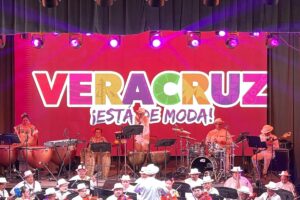 LA TÍPICA YUKALPETÉN EN EL FESTIVAL DEL BOLERO 2025