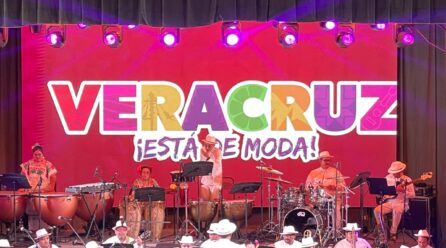 LA TÍPICA YUKALPETÉN EN EL FESTIVAL DEL BOLERO 2025