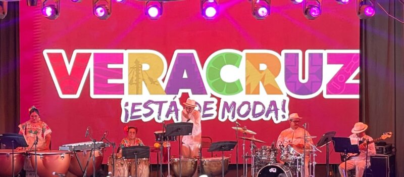 LA TÍPICA YUKALPETÉN EN EL FESTIVAL DEL BOLERO 2025