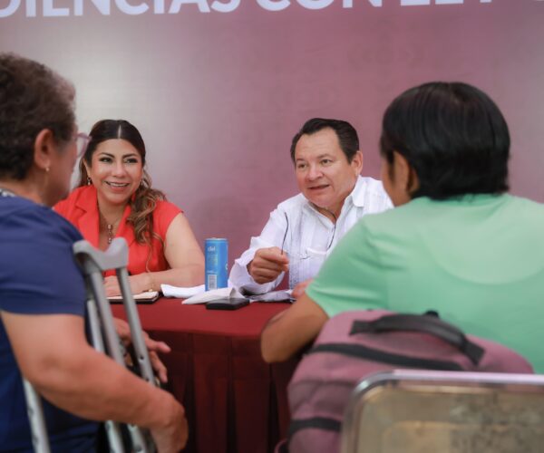 HUACHO ENCABEZA LA SEPTIMA AUDIENCIA CON EL PUEBLO