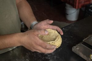 LA META ES REDUCIR EL PRECIO DE LA TORTILLA