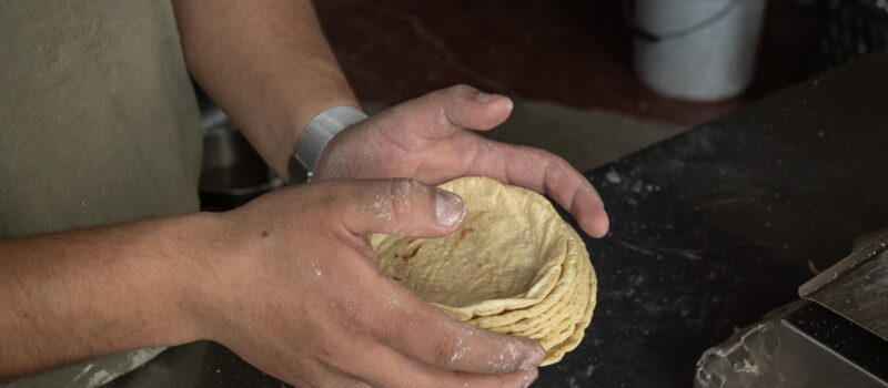 LA META ES REDUCIR EL PRECIO DE LA TORTILLA