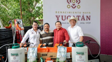 GOBERNADOR ENTREGA INSUMOS APÍCOLAS