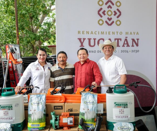 GOBERNADOR ENTREGA INSUMOS APÍCOLAS