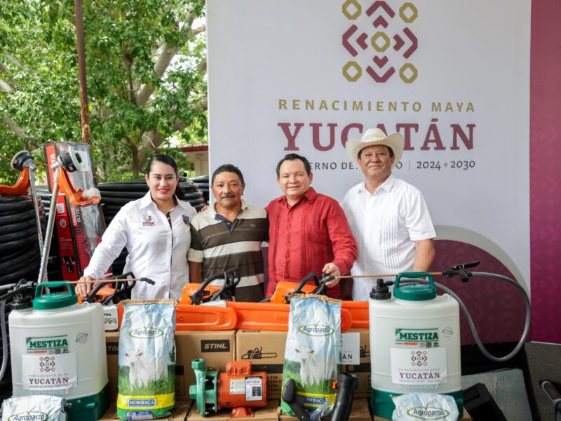 GOBERNADOR ENTREGA INSUMOS APÍCOLAS