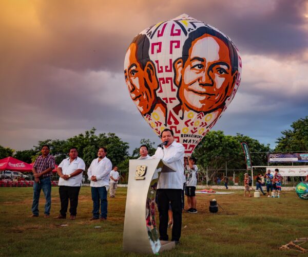 GLOBOS DE PAPEL EN EL FESTIVAL CULTURAL