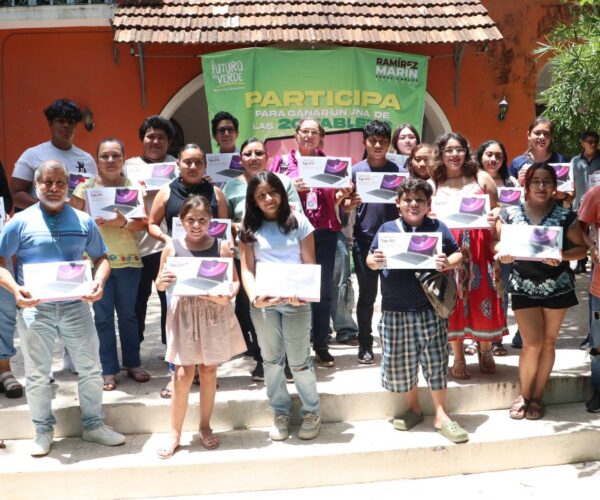 QUE TODOS PUEDAN ACCEDER A LA TECNOLOGÍA: JCRM