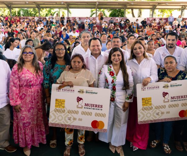 MADRES  AUTÓNOMAS RECIBEN “TARJETA ELVIA CARRILLO”