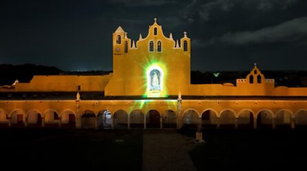LA GRANDEZA DE IZAMAL EN VIDEOMAPPING