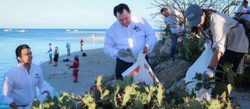 LIMPIEZA SIMULTÁNEA DE PLAYAS YUCATECAS