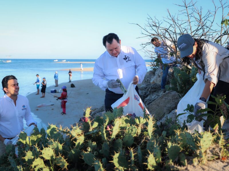 LIMPIEZA SIMULTÁNEA DE PLAYAS YUCATECAS