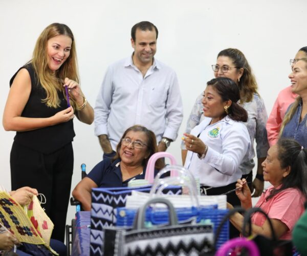 CECI PATRÓN INAUGURA NUEVO CENTRO APRENDE