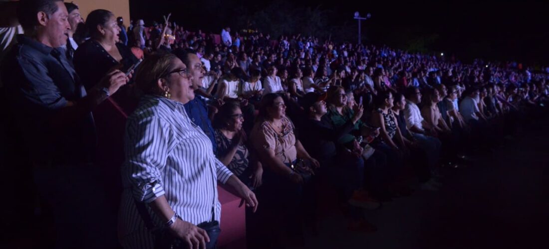 MÁS DE CIEN MIL PERSONAS ASISTIERON EL PRIMER DÍA A X´MATKUIL