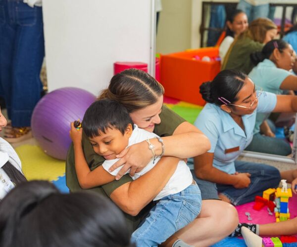 UNIDAD ESPECIALIZADA DE PRIMER CONTACTO