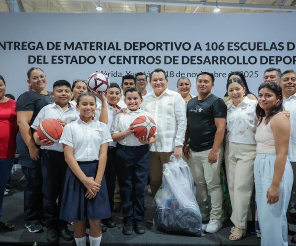 HUACHO ENTREGA MATERIAL DEPORTIVO