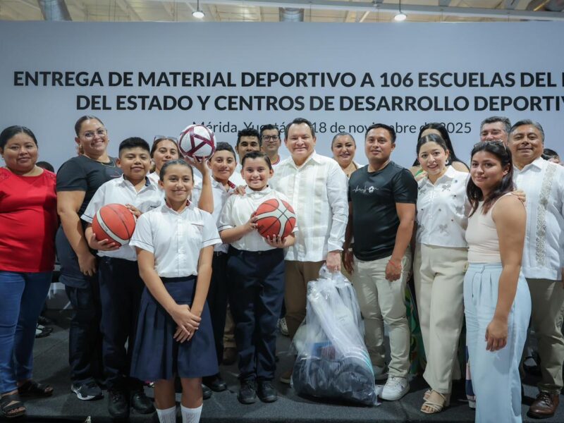 HUACHO ENTREGA MATERIAL DEPORTIVO