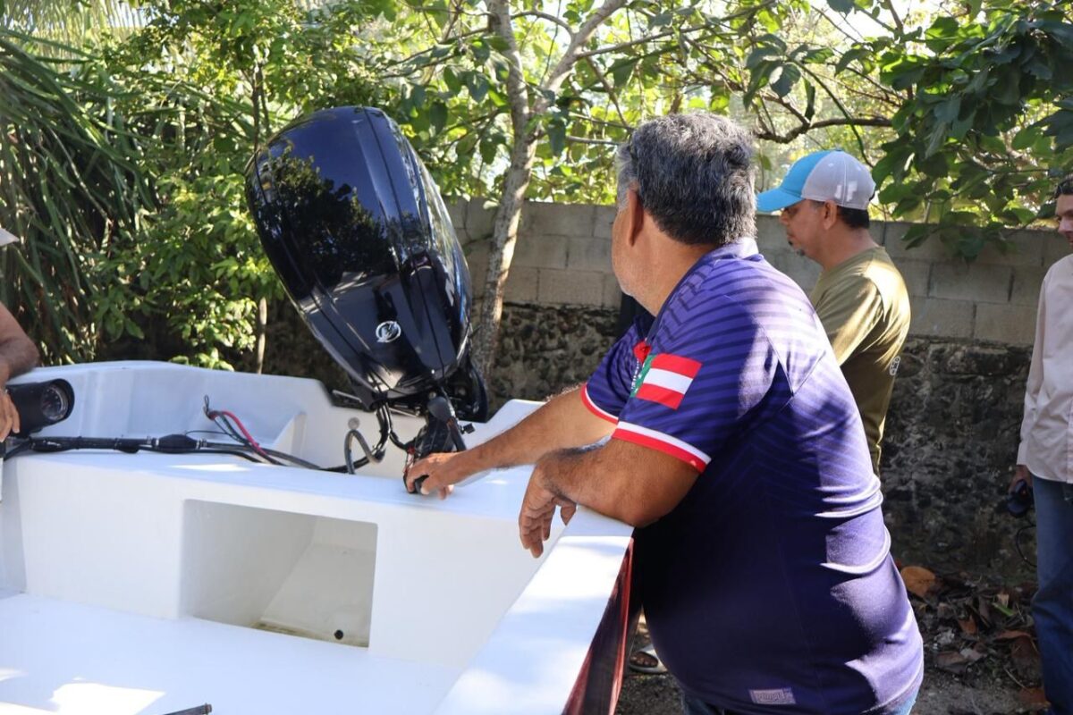 ÁREA PROTEGIDA CUENTA CON UNA LANCHA