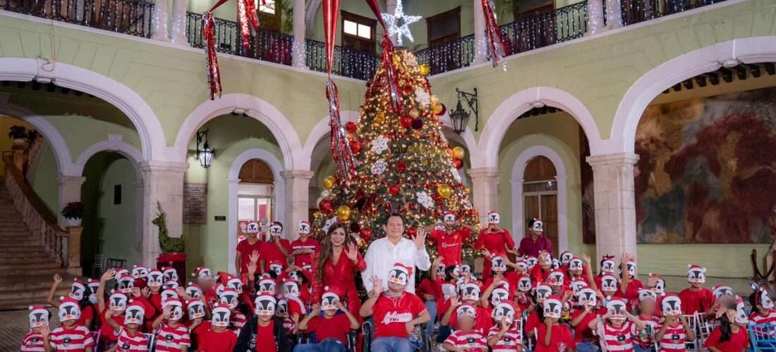 GOBERNADOR ENCIENDE EL ÁRBOL NAVIDEÑO