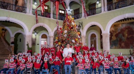 GOBERNADOR ENCIENDE EL ÁRBOL NAVIDEÑO