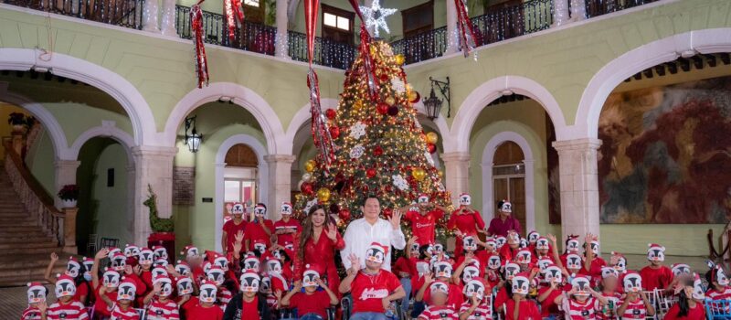 GOBERNADOR ENCIENDE EL ÁRBOL NAVIDEÑO