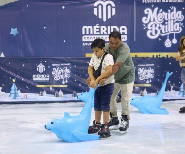 ALCALDESA INAUGURA MAGIA SOBRE HIELO