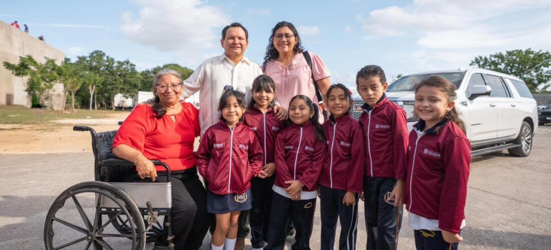 HUACHO PONE EN MARCHA DISTRIBUCIÓN DE MOBILIARIO ESCOLAR