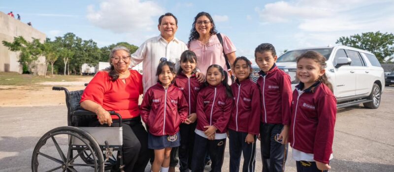 HUACHO PONE EN MARCHA DISTRIBUCIÓN DE MOBILIARIO ESCOLAR