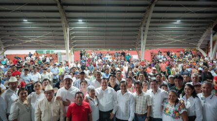 GOBIERNO ENTREGA APOYOS PARA REHABILITAR CAMINOS