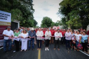 GOBIERNO DEL RENACIMIENTO MAYA ENTREGA OBRAS