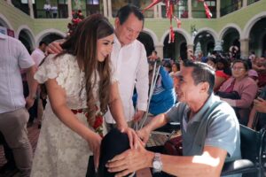 RENACIMIENTO MAYA ENTREGA APARATOS DE MOVILIDAD