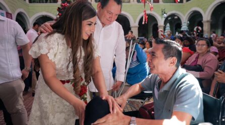 RENACIMIENTO MAYA ENTREGA APARATOS DE MOVILIDAD