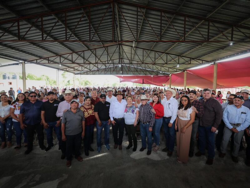 HUACHO ENTIENDE AL CAMPO PORQUE ES DEL CAMPO