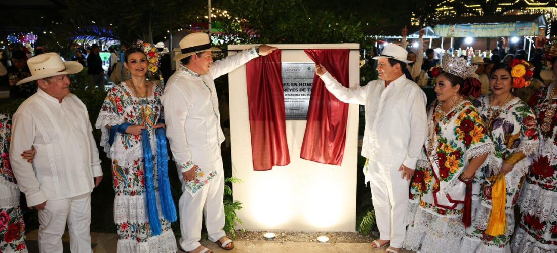 GOBERNADOR CORONA A REINA DE LA FERIA DE REYES