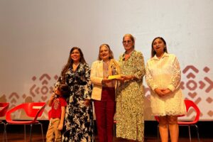 RECONOCEN A QUIENES TRANSFORMAN VIDAS