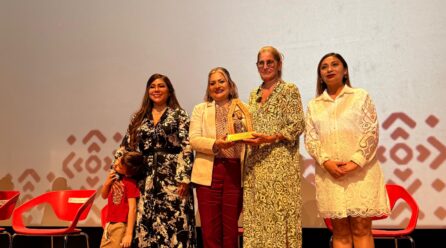 RECONOCEN A QUIENES TRANSFORMAN VIDAS