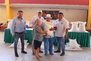 APOYO PARA PEQUEÑOS APICULTORES