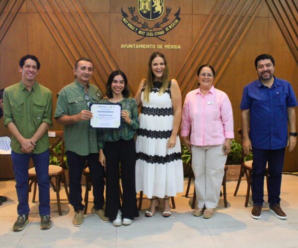 PROYECTO SANTA MARÍA RECIBE DONATIVO