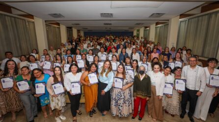 PROFESIONALES TERMINAN DIPLOMADO CON ÉXITO