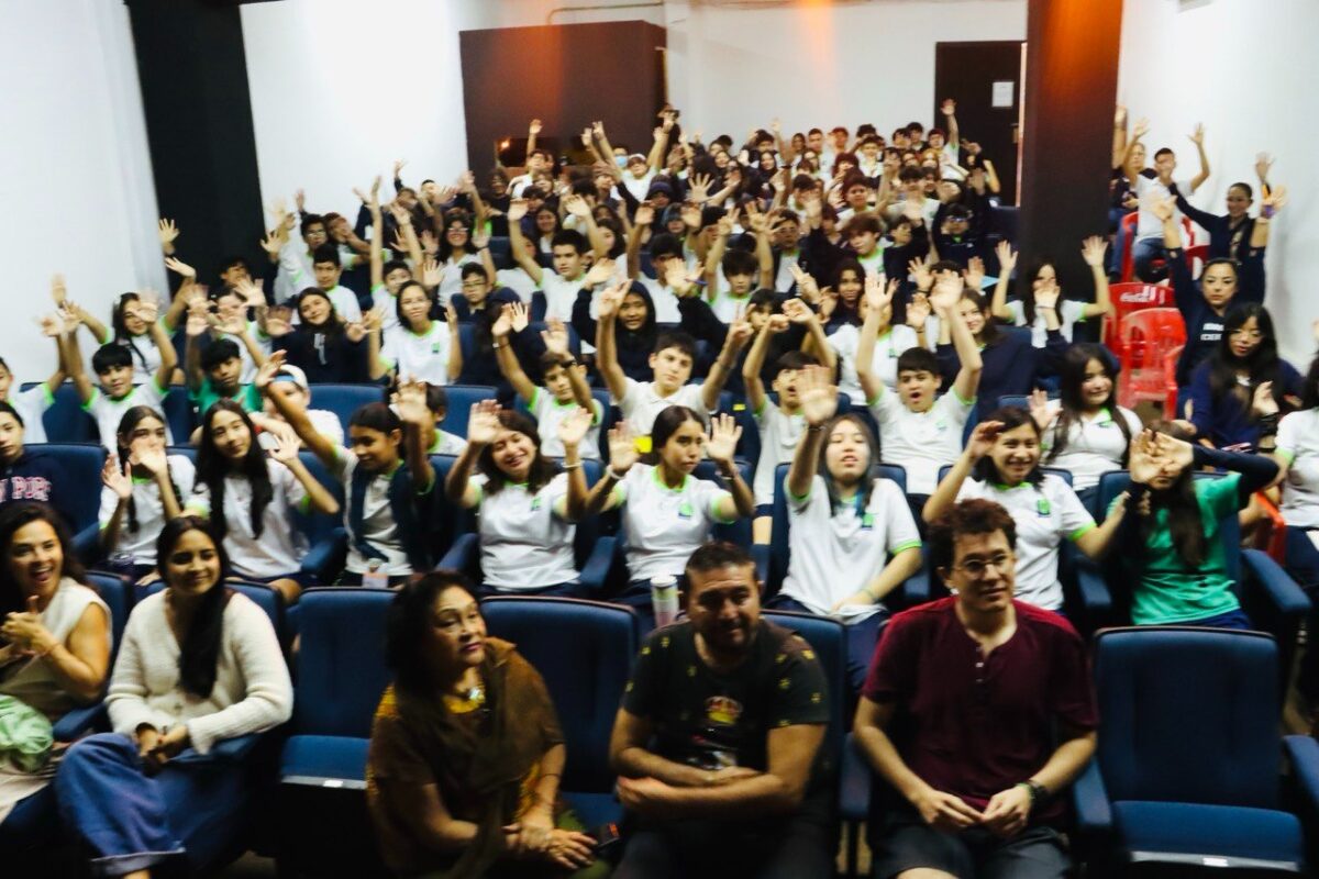 ESTUDIANTES VIAJAN CON “EL COLIBRÍ”