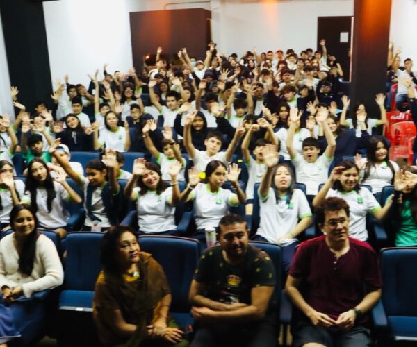 ESTUDIANTES VIAJAN CON “EL COLIBRÍ”