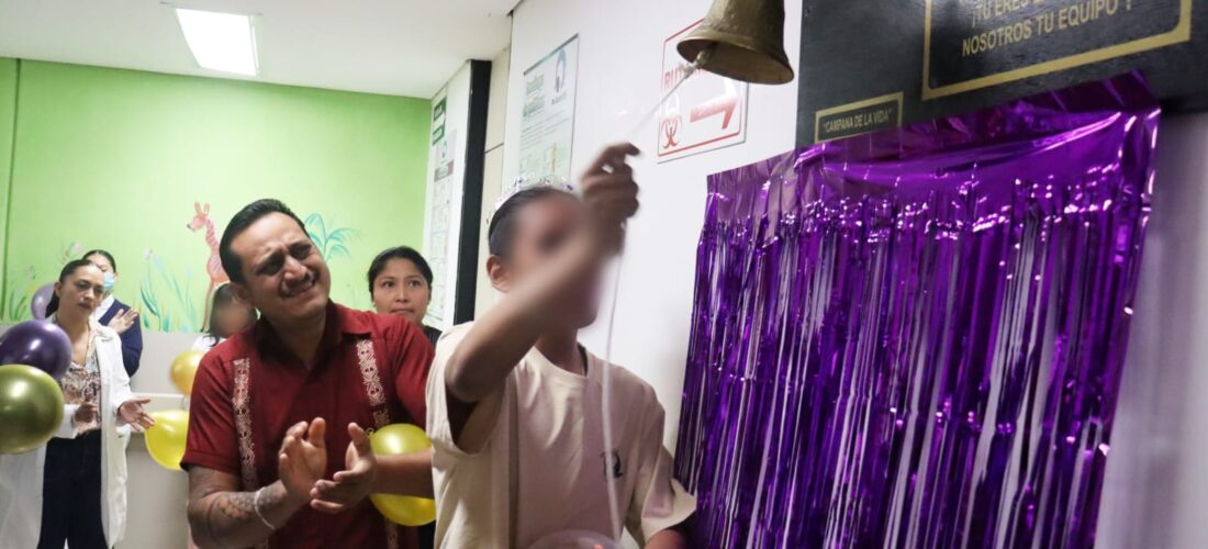 GABRIEL TOCA LA CAMPANA DE LA VICTORIA